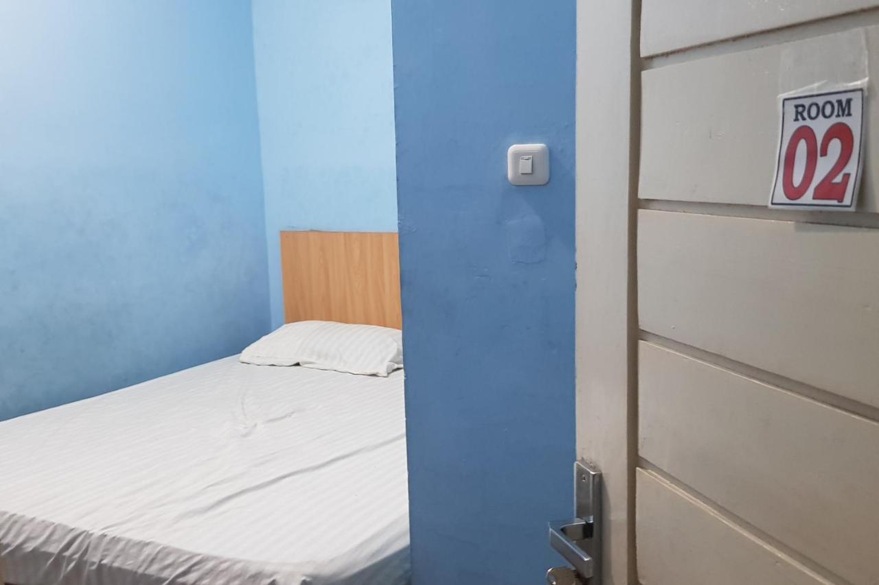 Oyo 93162 Cempaka Syariah Hotel Medan Kültér fotó