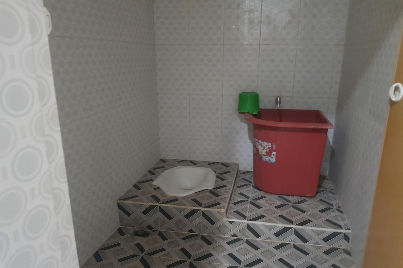 Oyo 93162 Cempaka Syariah Hotel Medan Kültér fotó