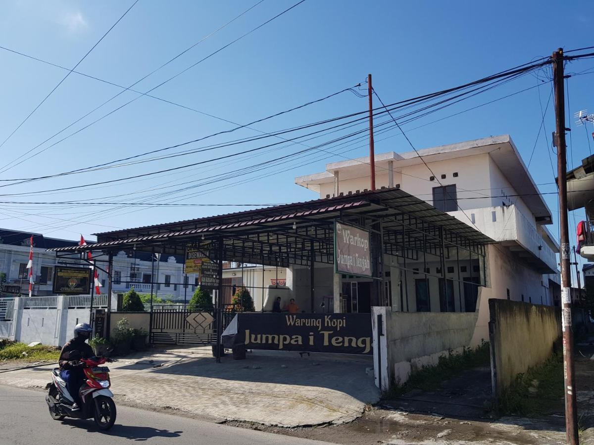 Oyo 93162 Cempaka Syariah Hotel Medan Kültér fotó